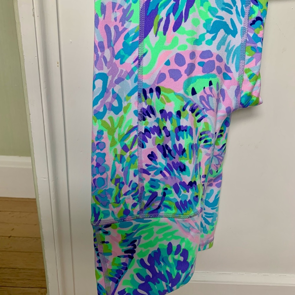 Lilly Pulitzer UPF 50 Luxletic 21" Weekender High Rise Crop Legging Multi Shell